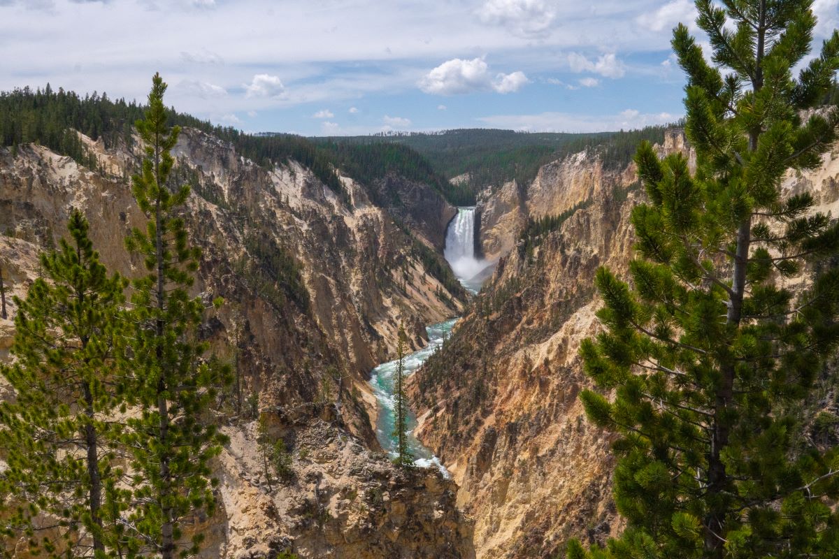 Best Hikes in Yellowstone National Park